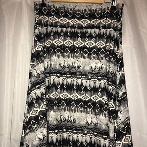 LuLaRoe size L Azure knee length skirt a-line